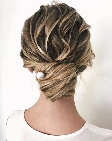 wedding hairstyle one pin