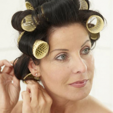 how to make curls with a curler beezzly