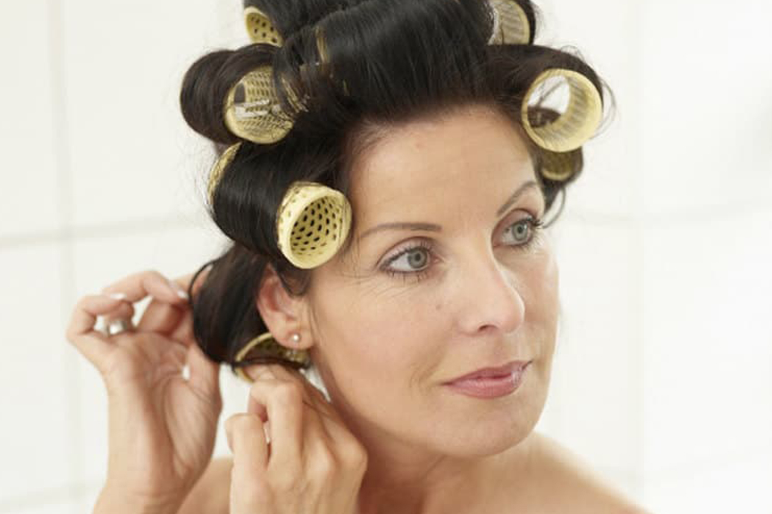 how to make curls with a curler beezzly