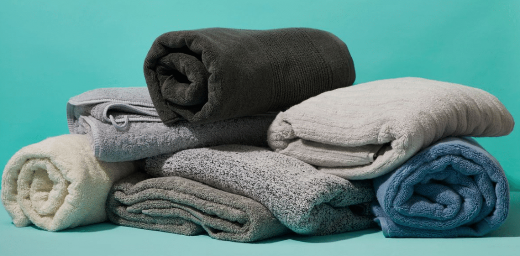 5 Laundry Mistakes That Can Ruin Your Clothes And Machine - Beezzly