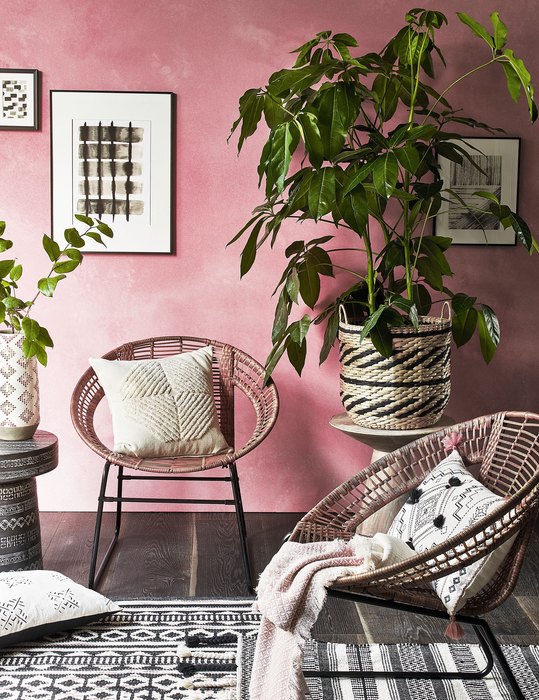 african style pink wall room idea