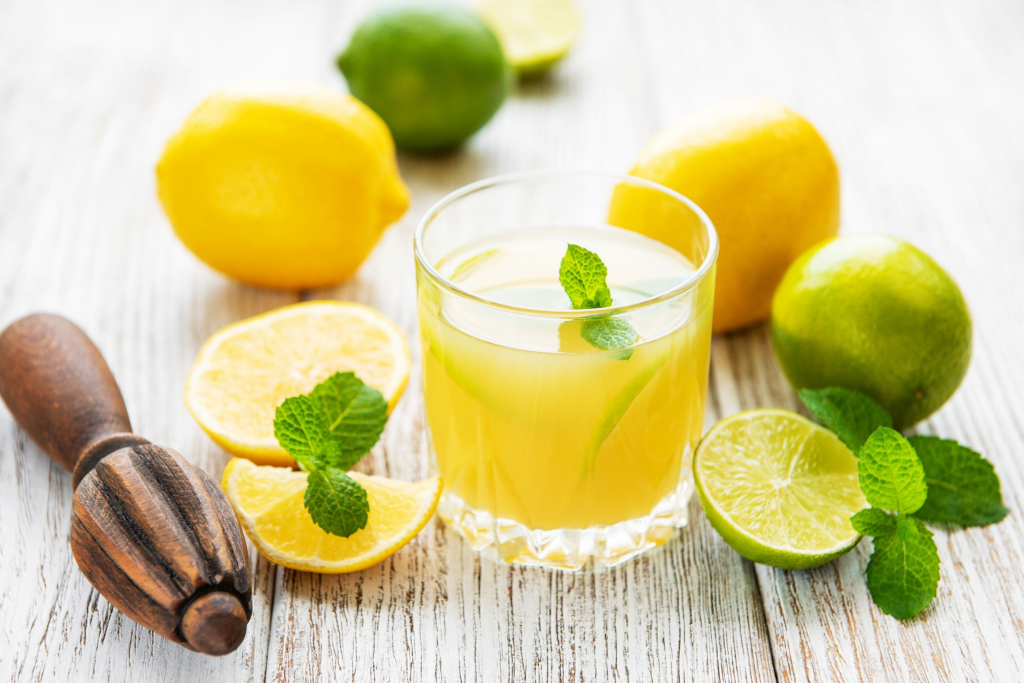 How Much Juice is in a Lemon | New Guide | Beezzly