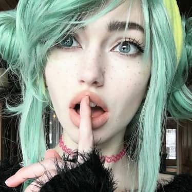 blonde hair turned green after coloring