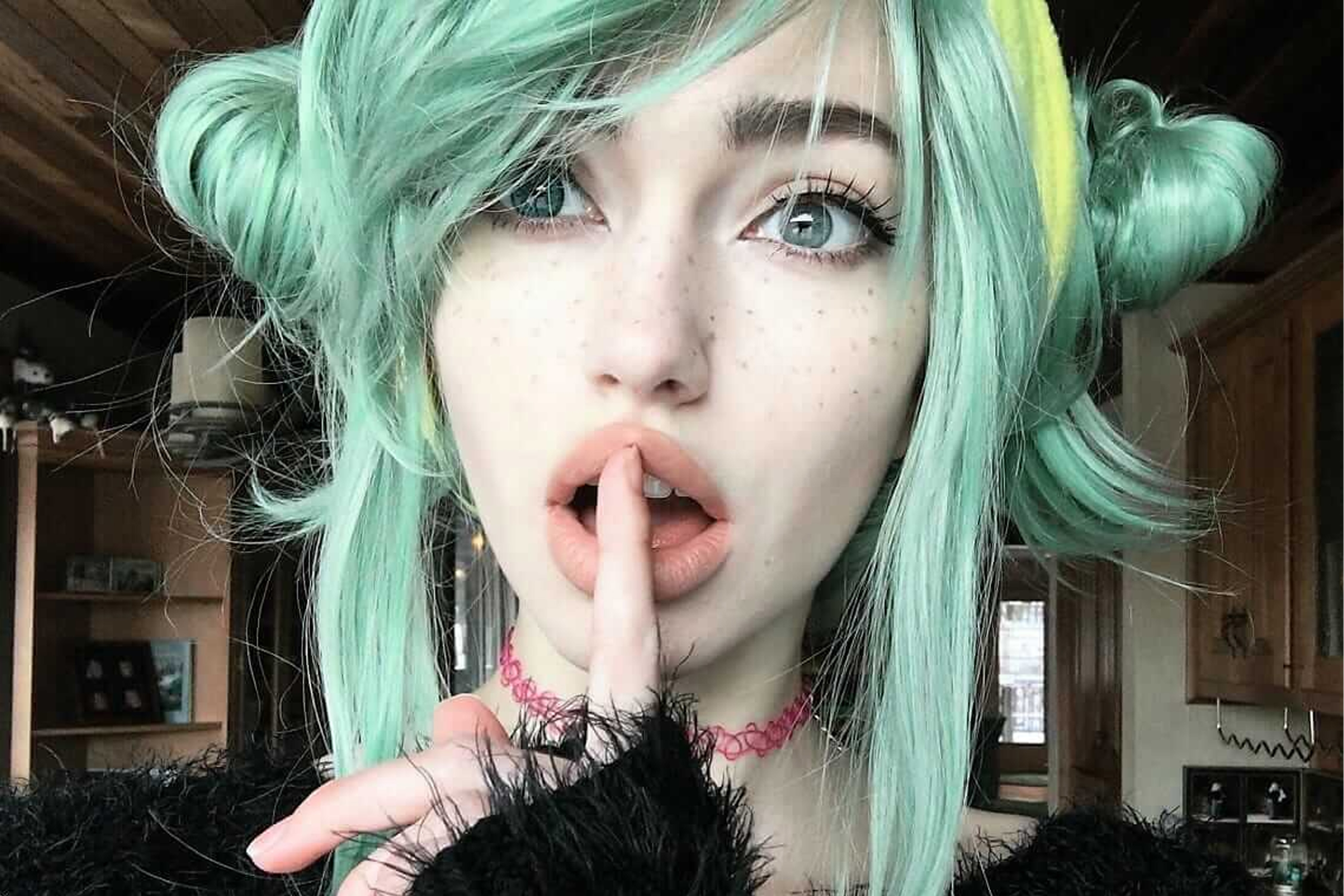 blonde hair turned green after coloring