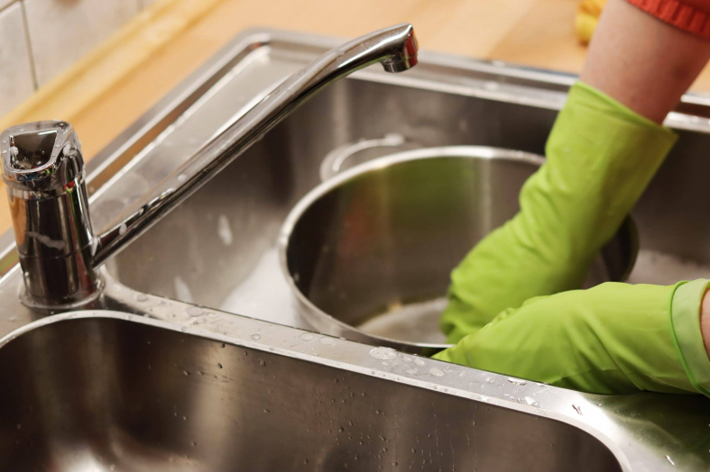 bleach sanitizing solution