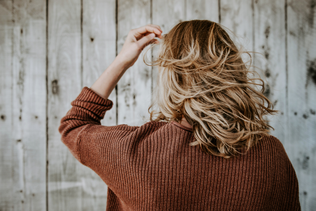 bleaching wet hair