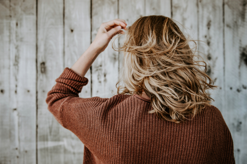 6 Tips From The Experts, Can You Bleach Wet Hair? - Beezzly