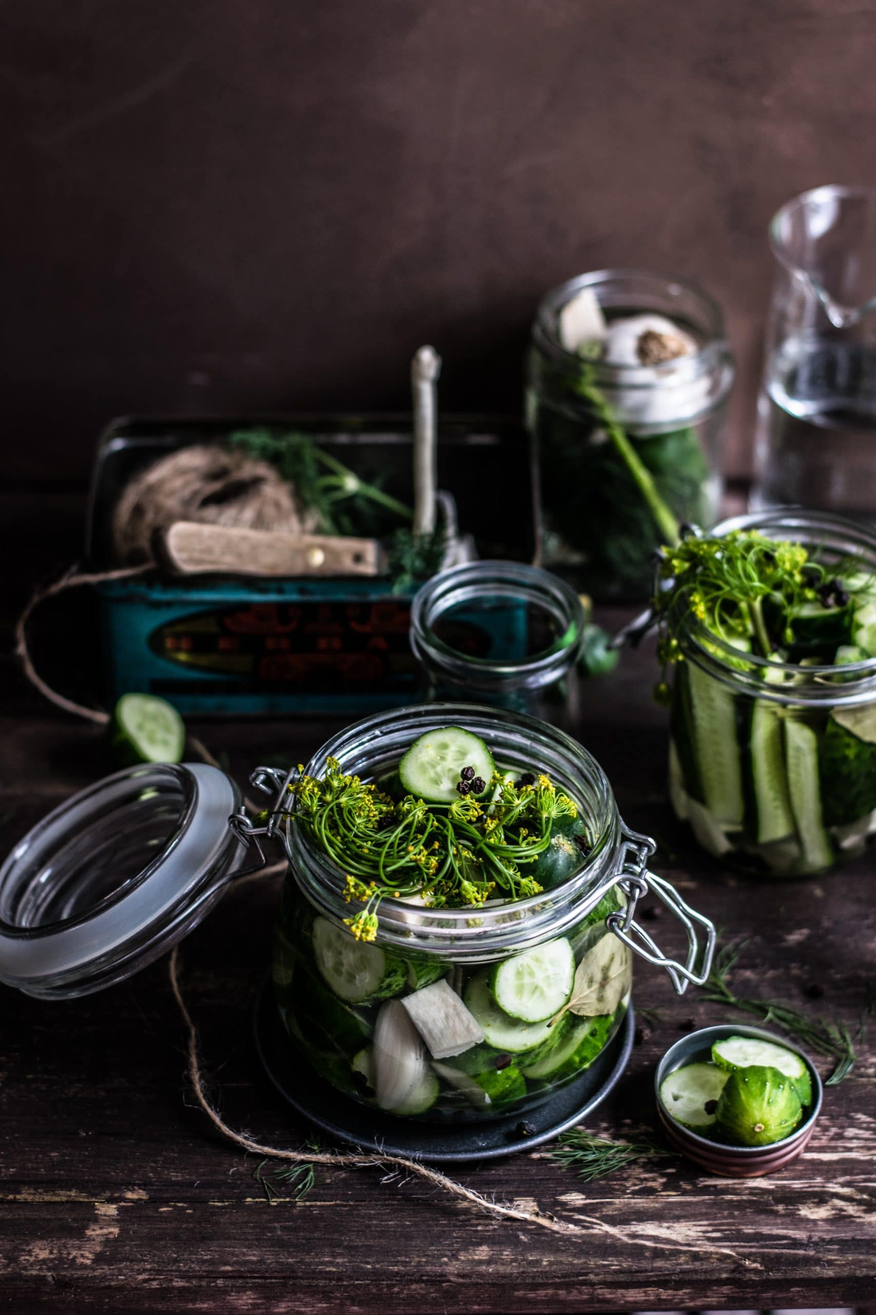 preserve cucumbers in jar