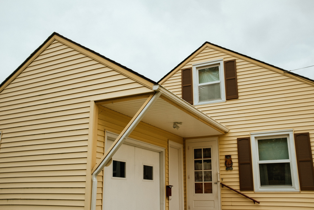 Can You Paint Vinyl Siding? | Detailed Guide - Beezzly