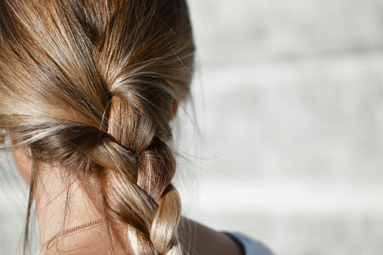 Should Wash Hair Before Coloring / How Long to Wait to Wash Hair after Dying 1 : Excessive oil and grease can affect the color payoff and may give.