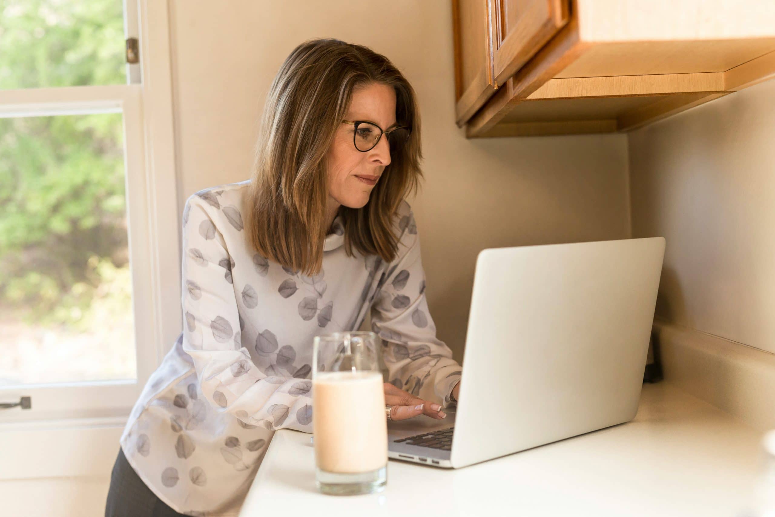 woman with laptop