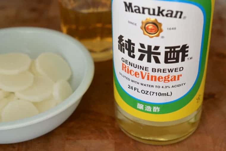 Rice Wine Vinegar vs. Rice Wine ? 7 Main Differences Beezzly