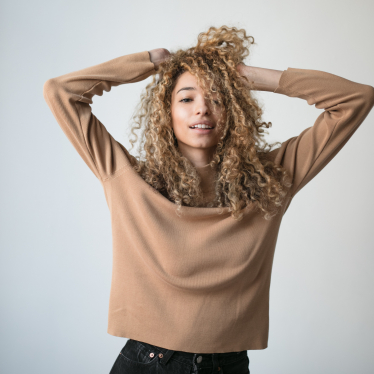 Hair Care Mistakes That Damage Your Curls