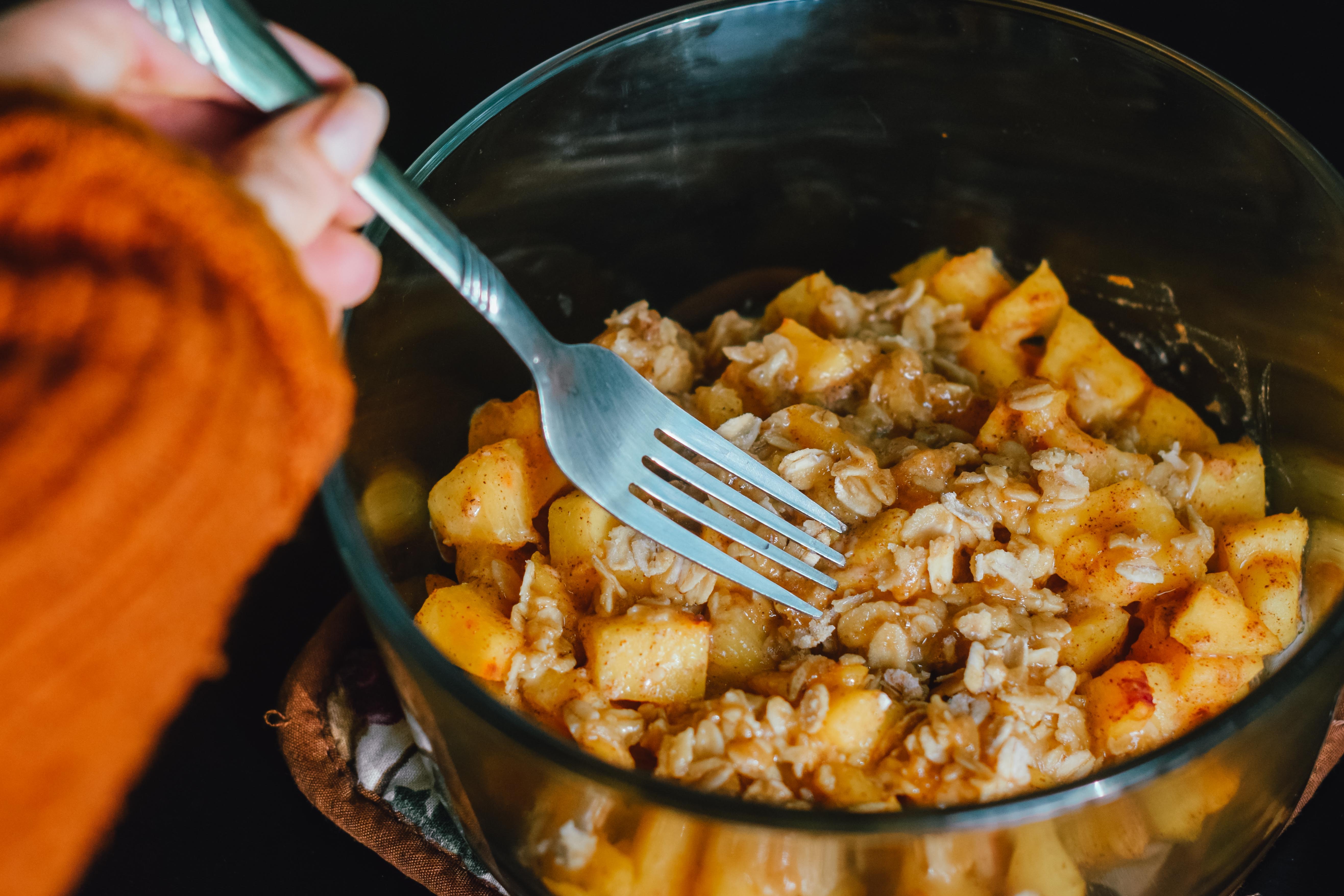 Tips For Adjusting Liquid In a Roaster Oven For Slow Cooking