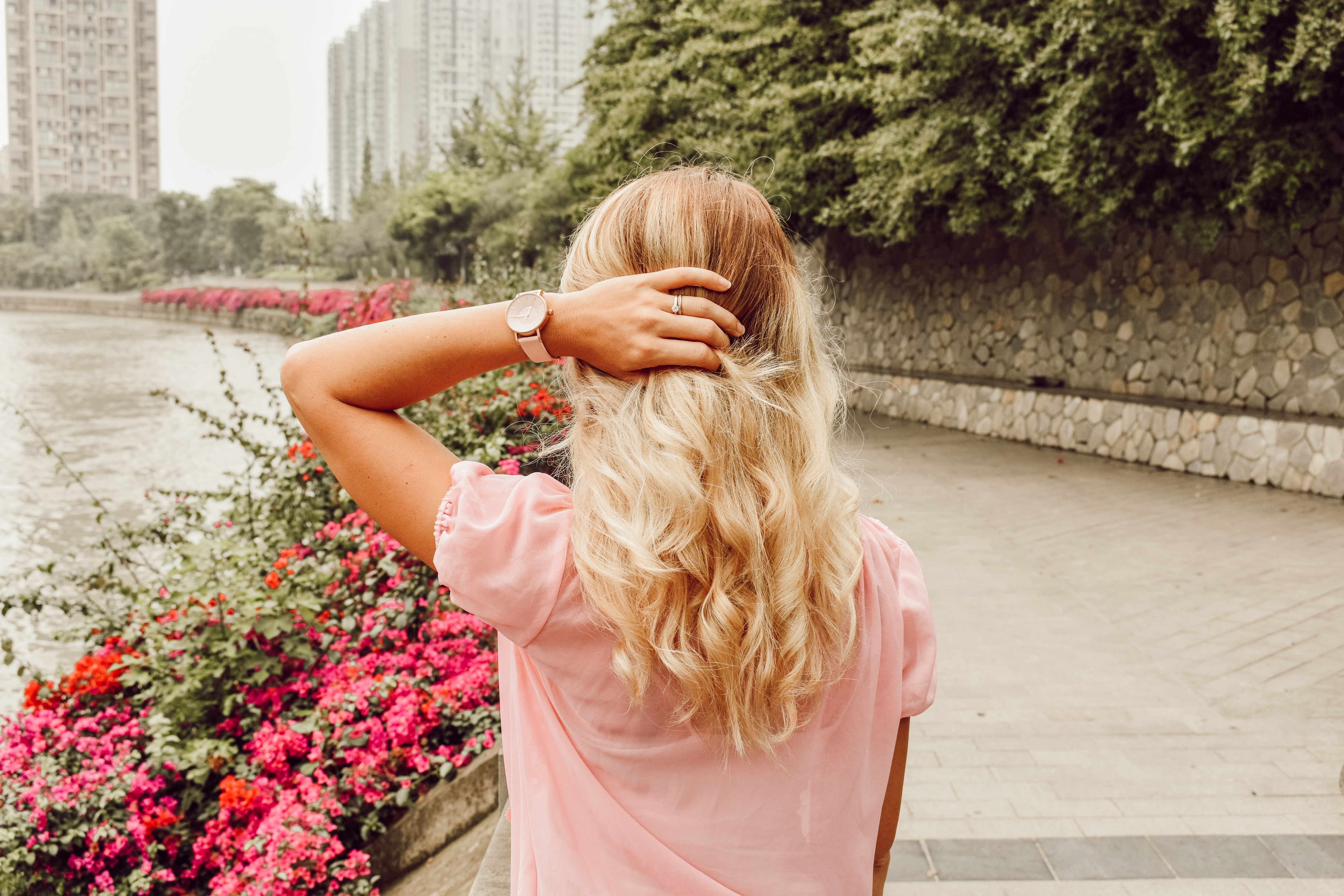 What Does Science Say About a Girl That Plays With Her Locks