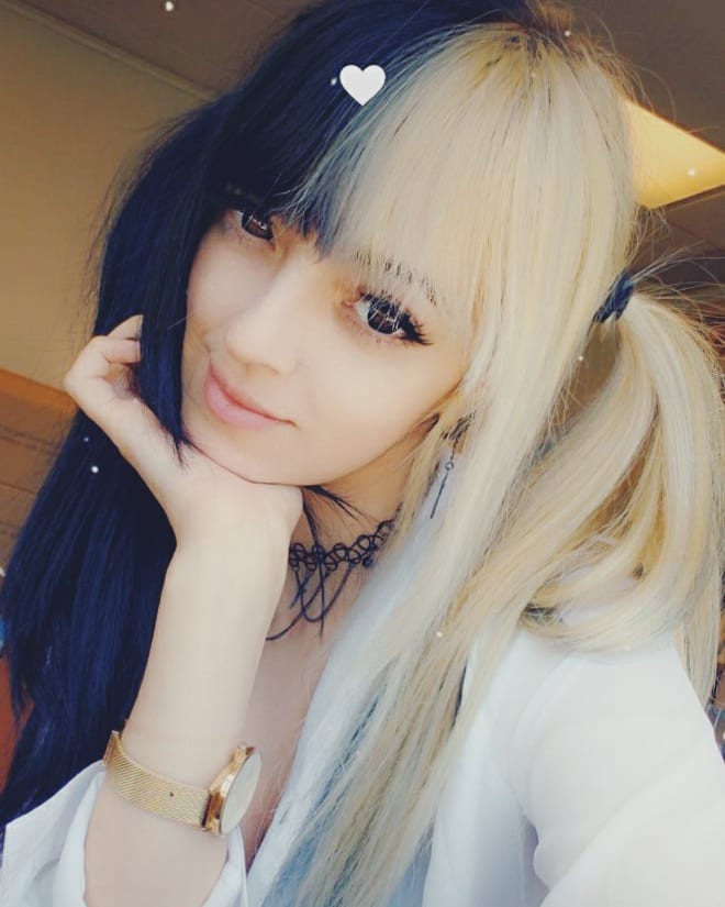 Half Black Half Blonde Hair With Bangs