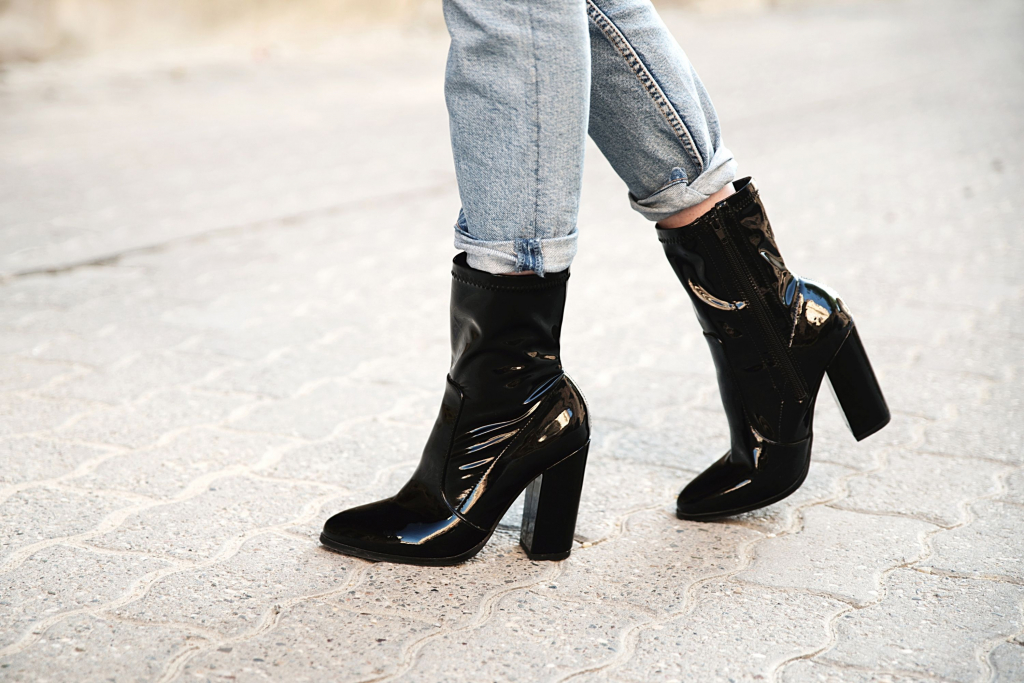 11 Ideas How to Fix Heel Slippage In Boots? - Beezzly