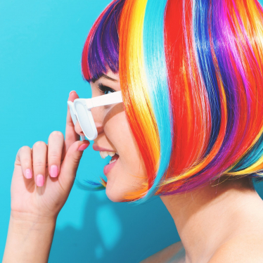 How to Lighten a Wig