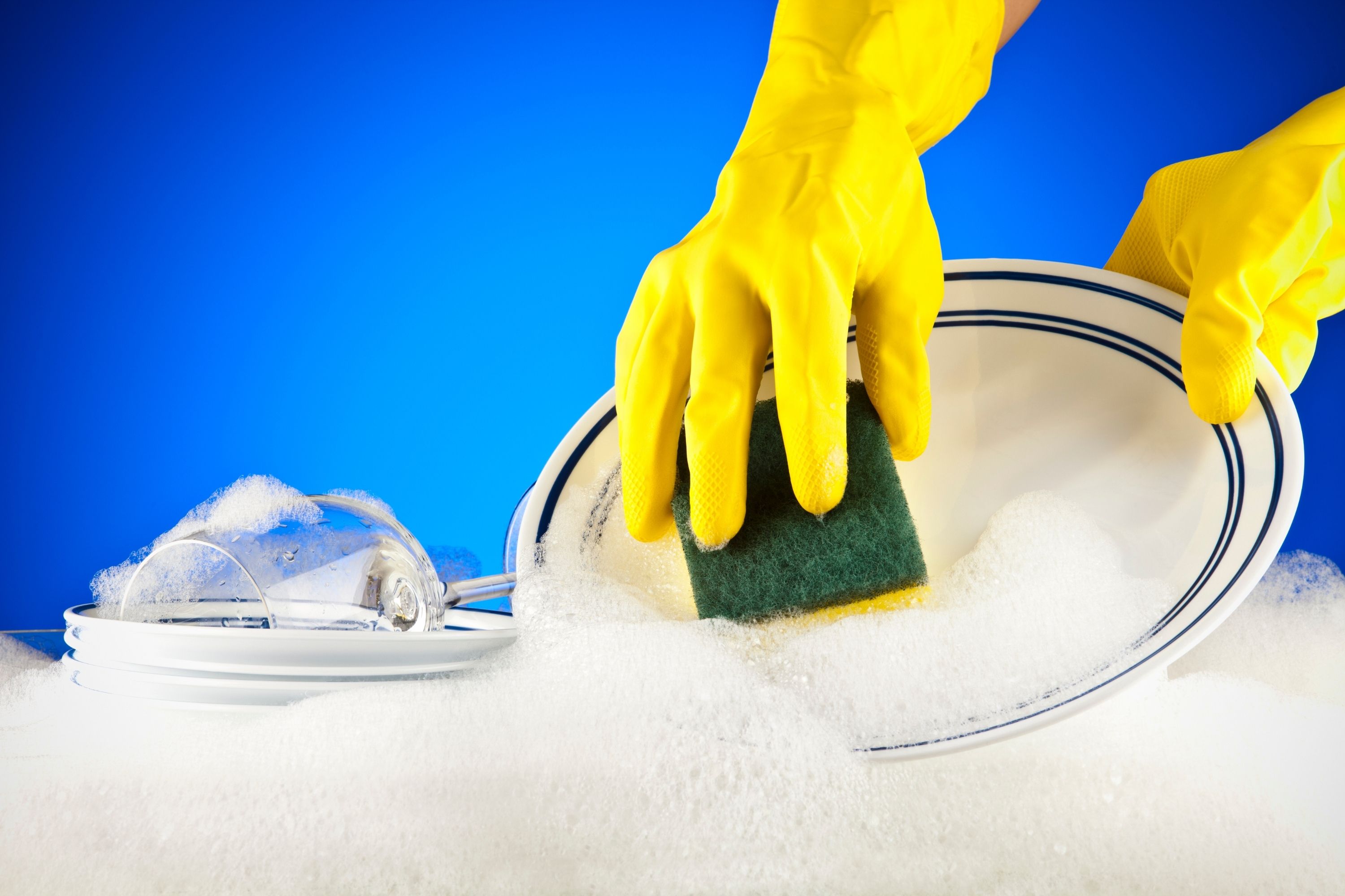 Чистое вариант. Washing with Sponge. Wash the dish with Gloves. Мыть посуду стекло. Cleaning Yellow Grey.