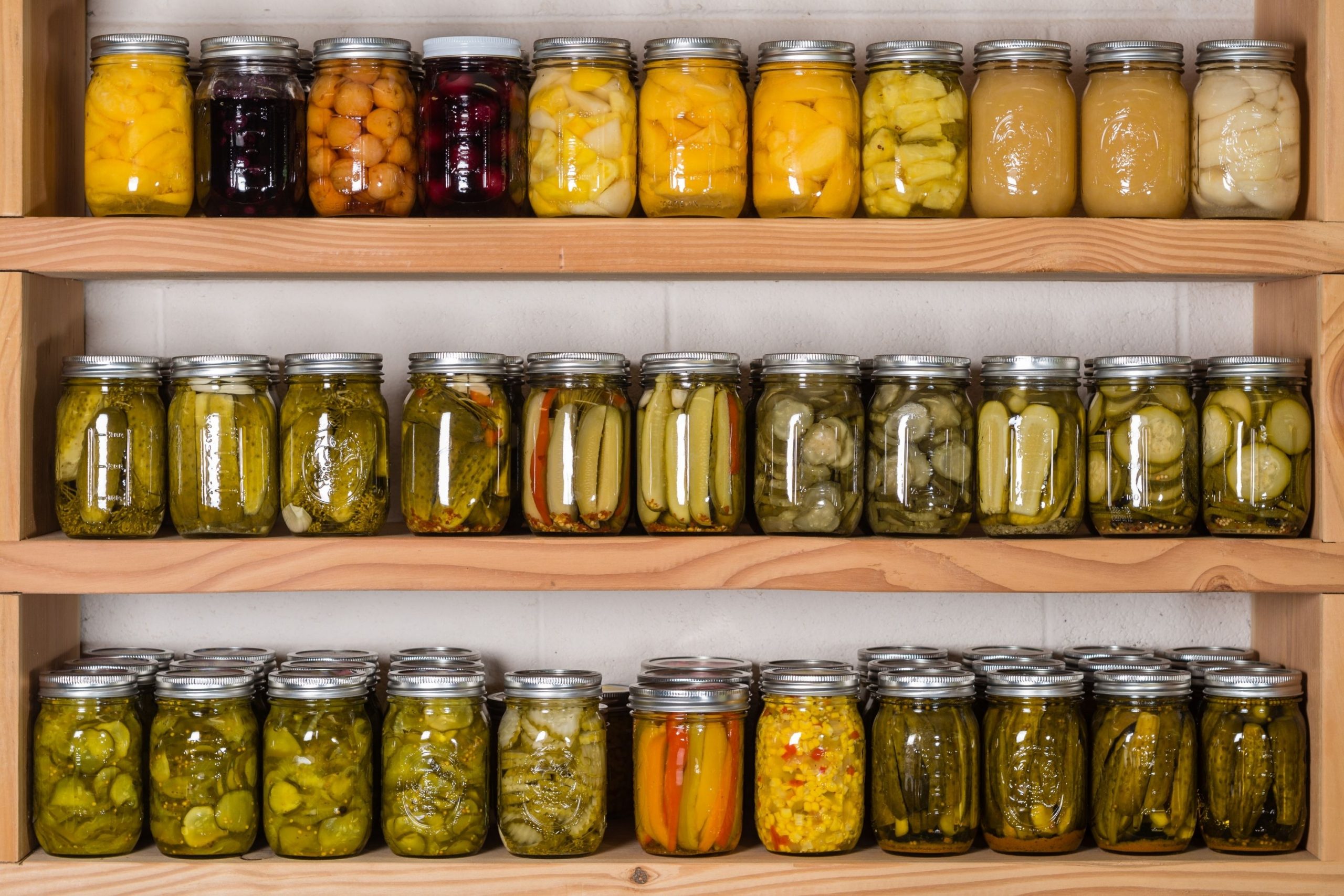 When Is the Canning Season? Ultimate Guide Beezzly