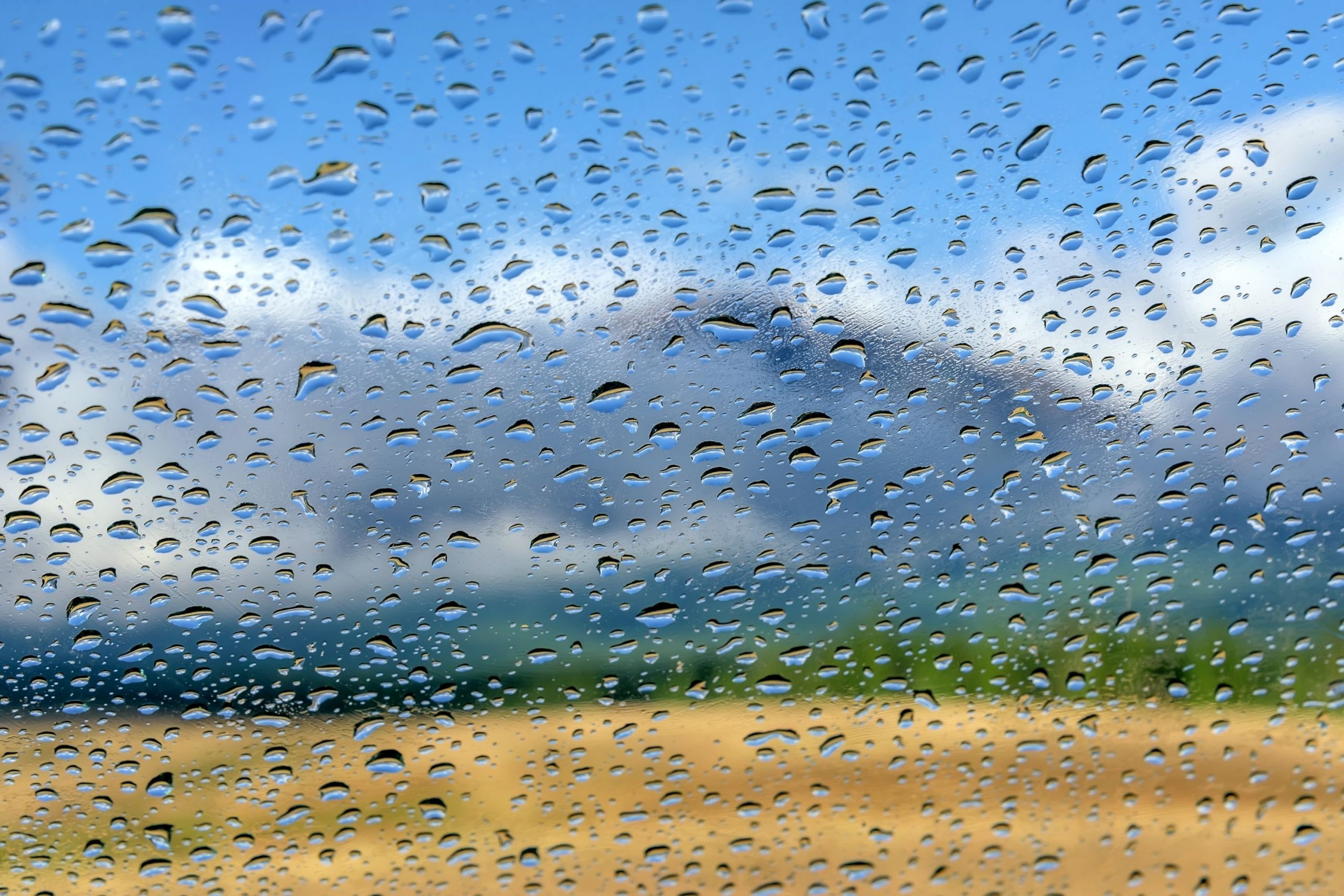 How to Keep Your Car Windows From Fogging Up In the Rain