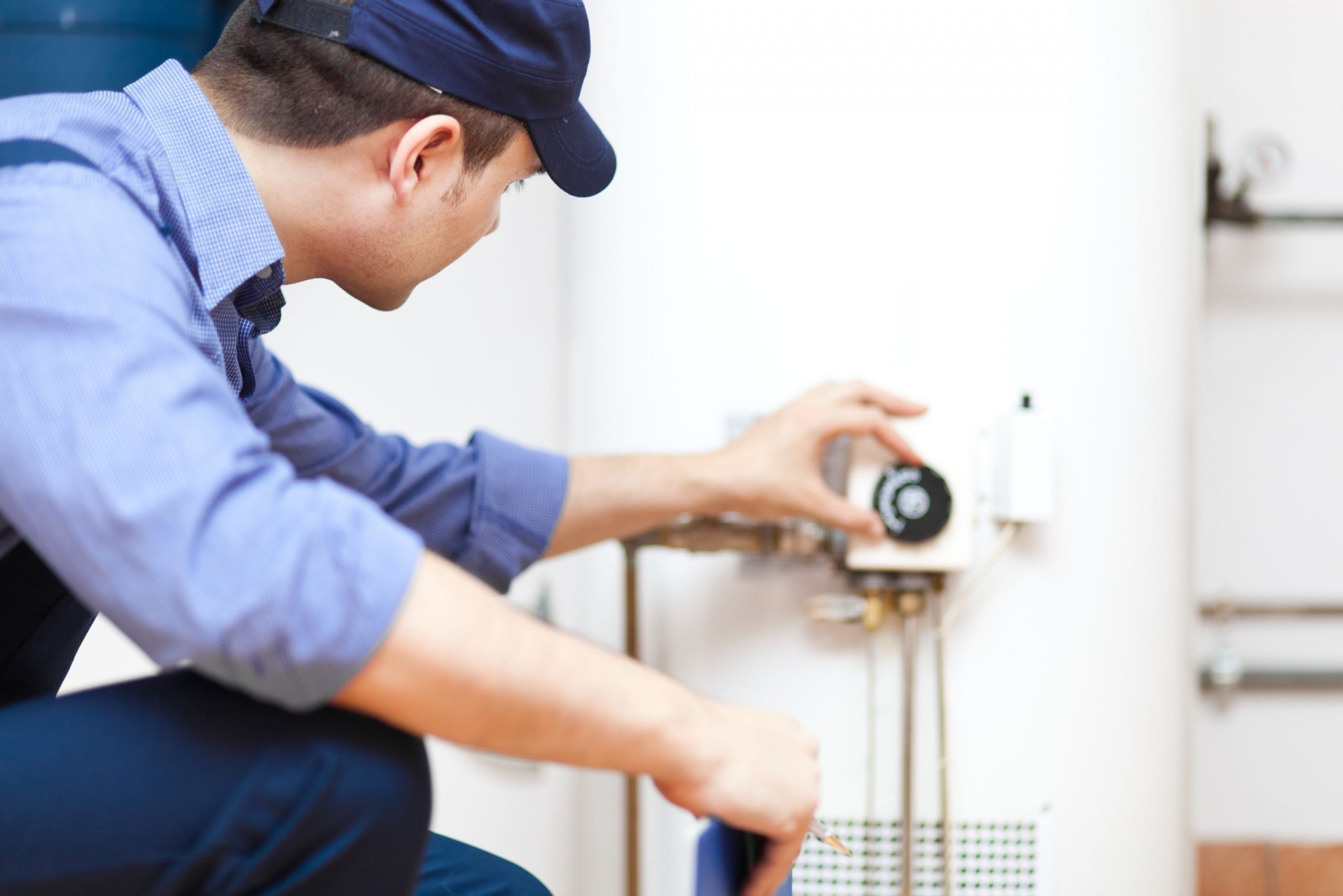 How to Light a Gas Water Heater With an Electronic Pilot