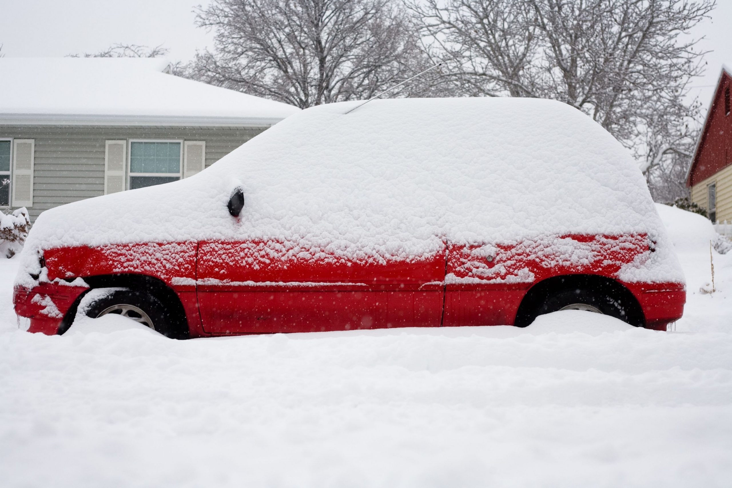 How to Protect Your Car From Snow If You Don’t Have a Garage