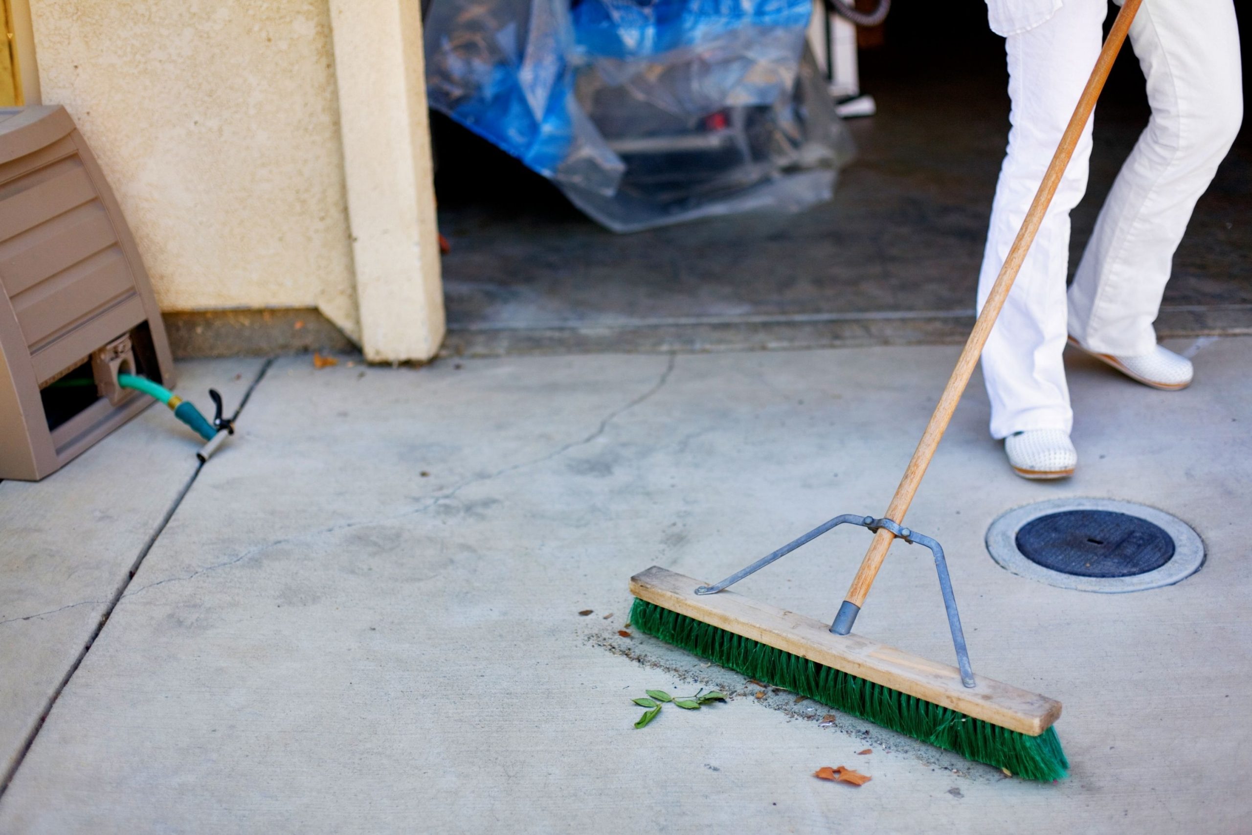 Tips For Cleaning Your Freshly Painted Driveway