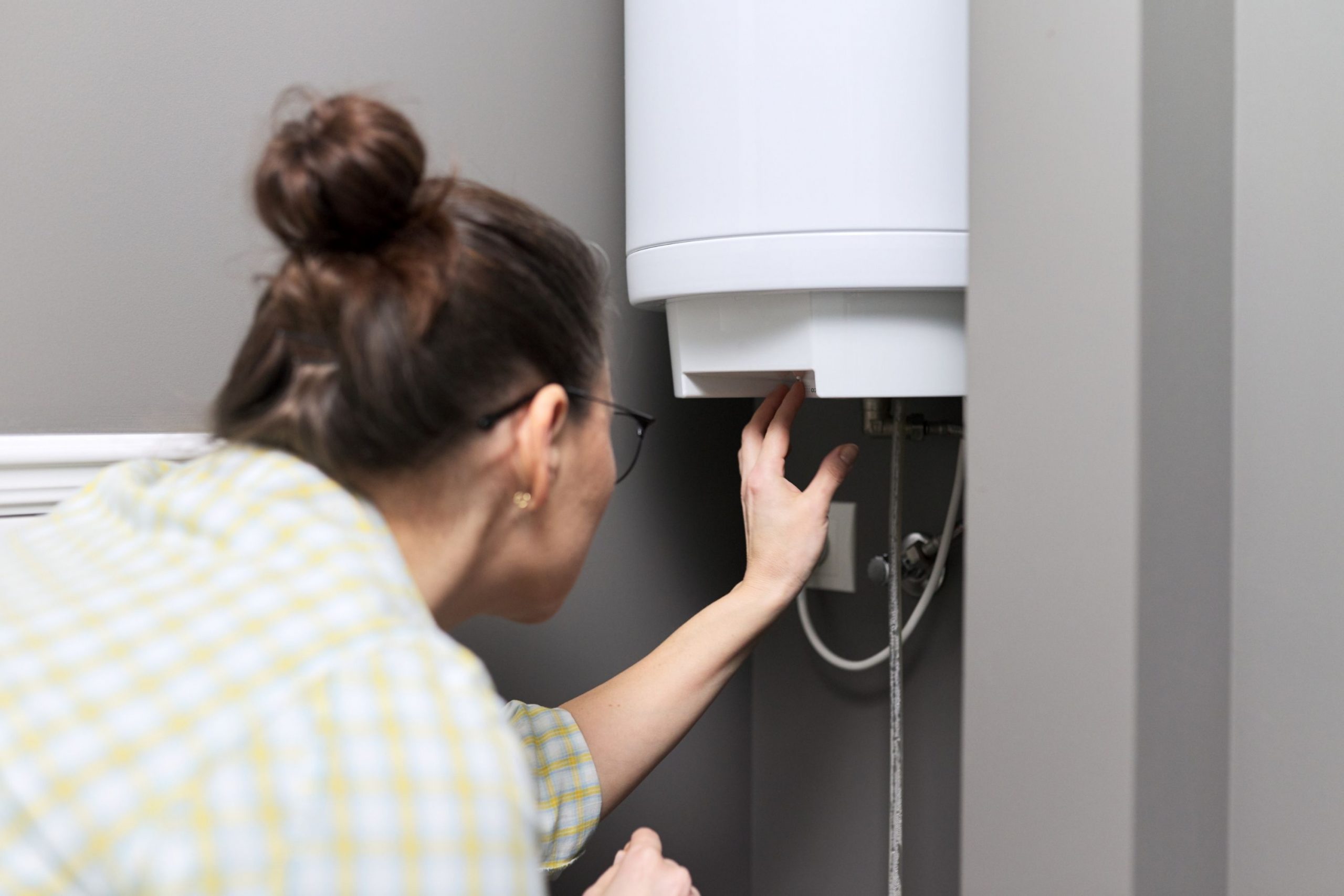 How to Turn Off a Pilot Light On Water Heater