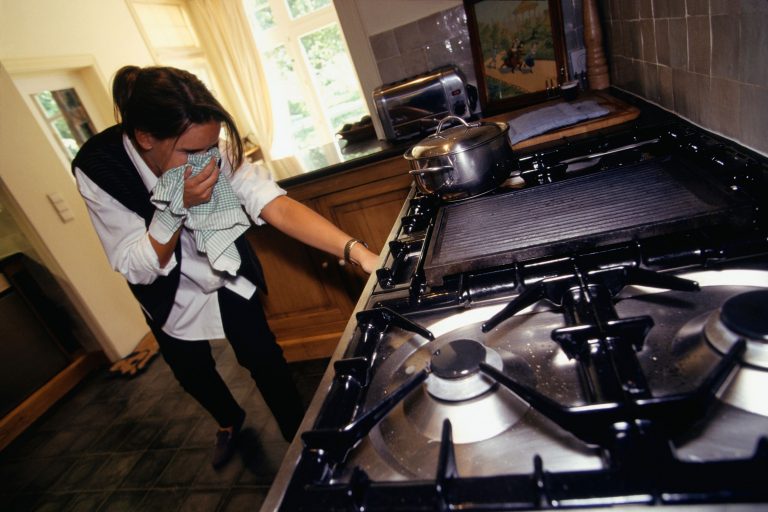 How Long to Air Out a House After a Gas Leak? Beezzly
