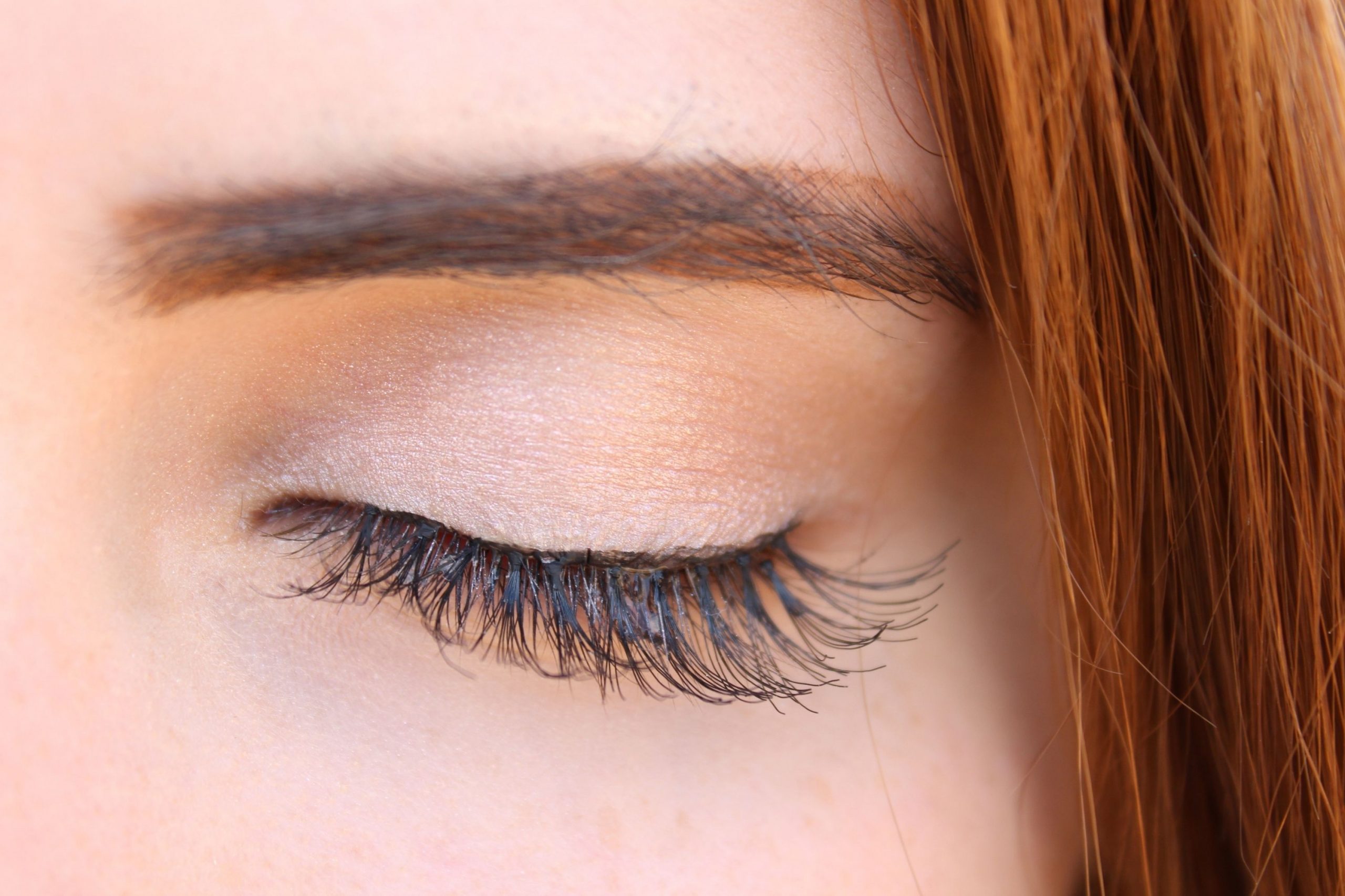 How to Get an Eyelash Glue Off Your Eyelids
