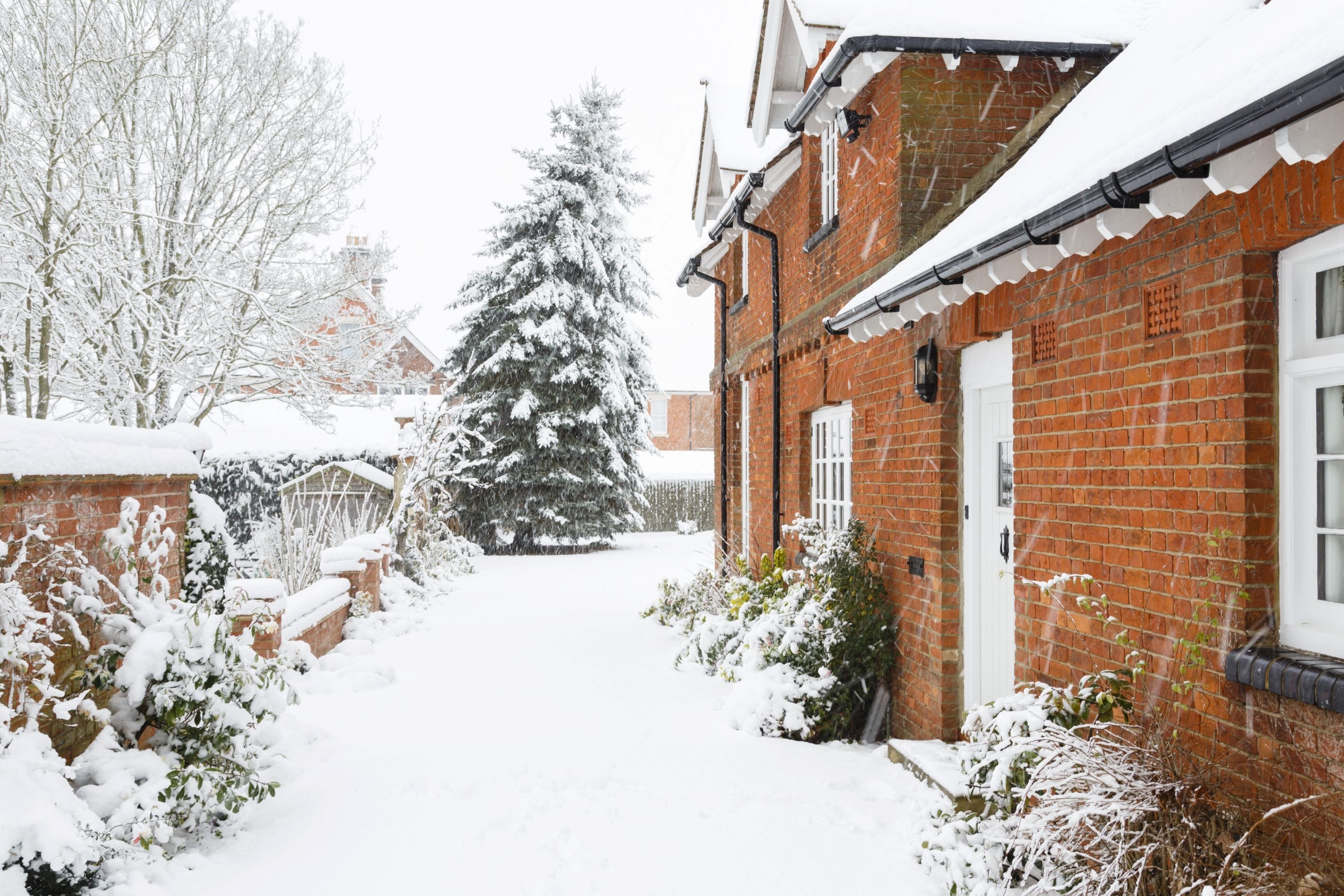 How to Melt Snow On Driveway