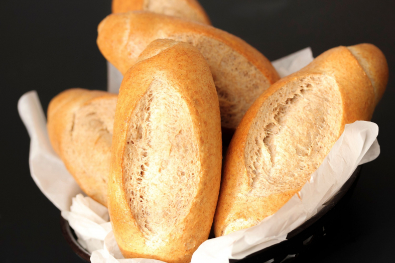 15+ Ideas How To Warm Up French Bread? | Oven, Microwave