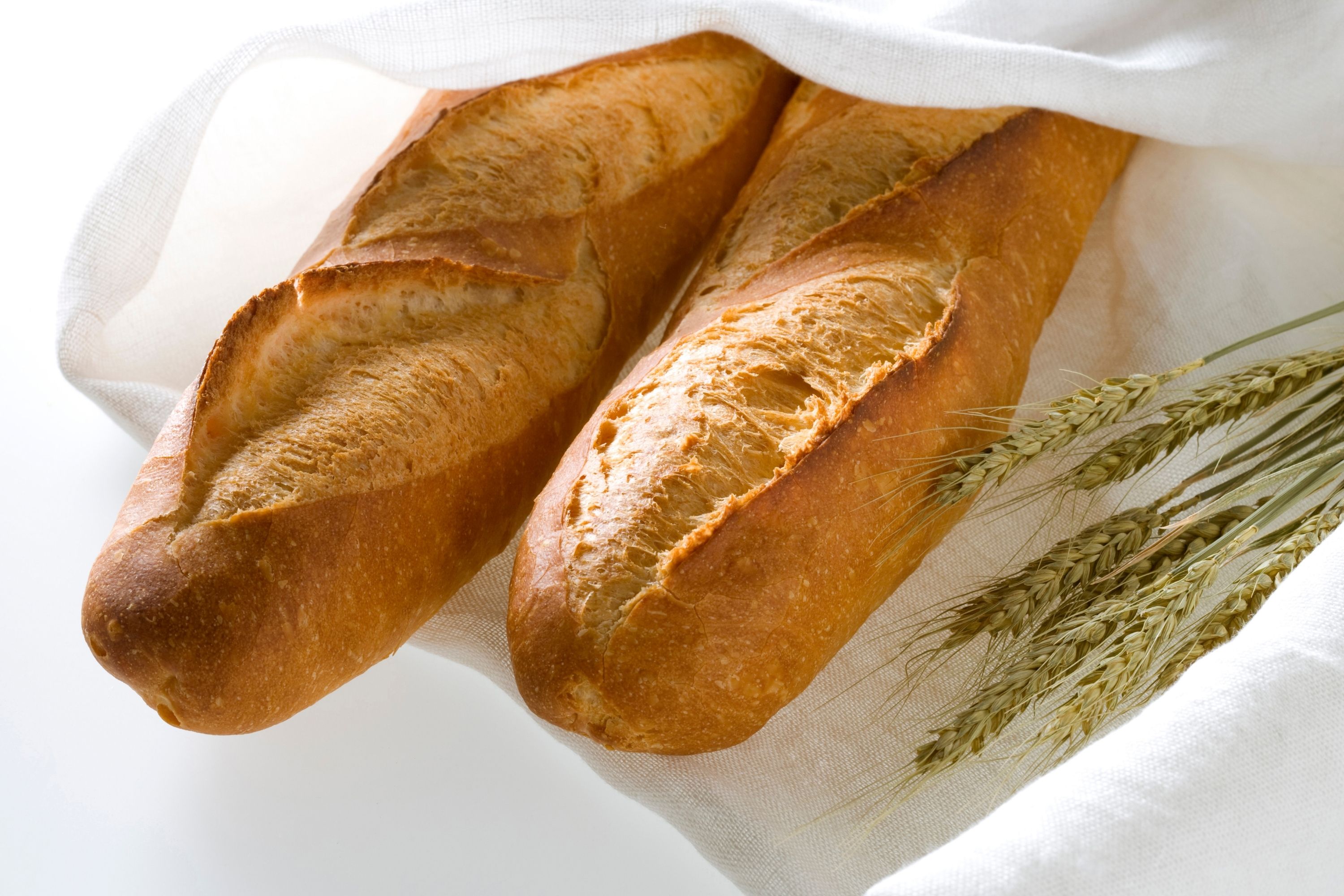 How to Warm Up French Bread In a Microwave