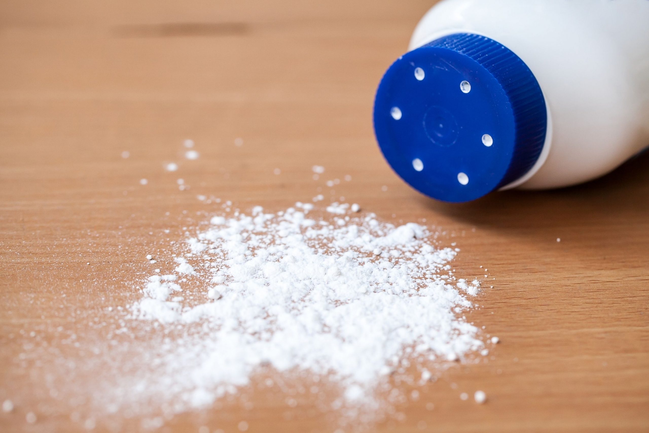 can talcum powder kill bed bugs