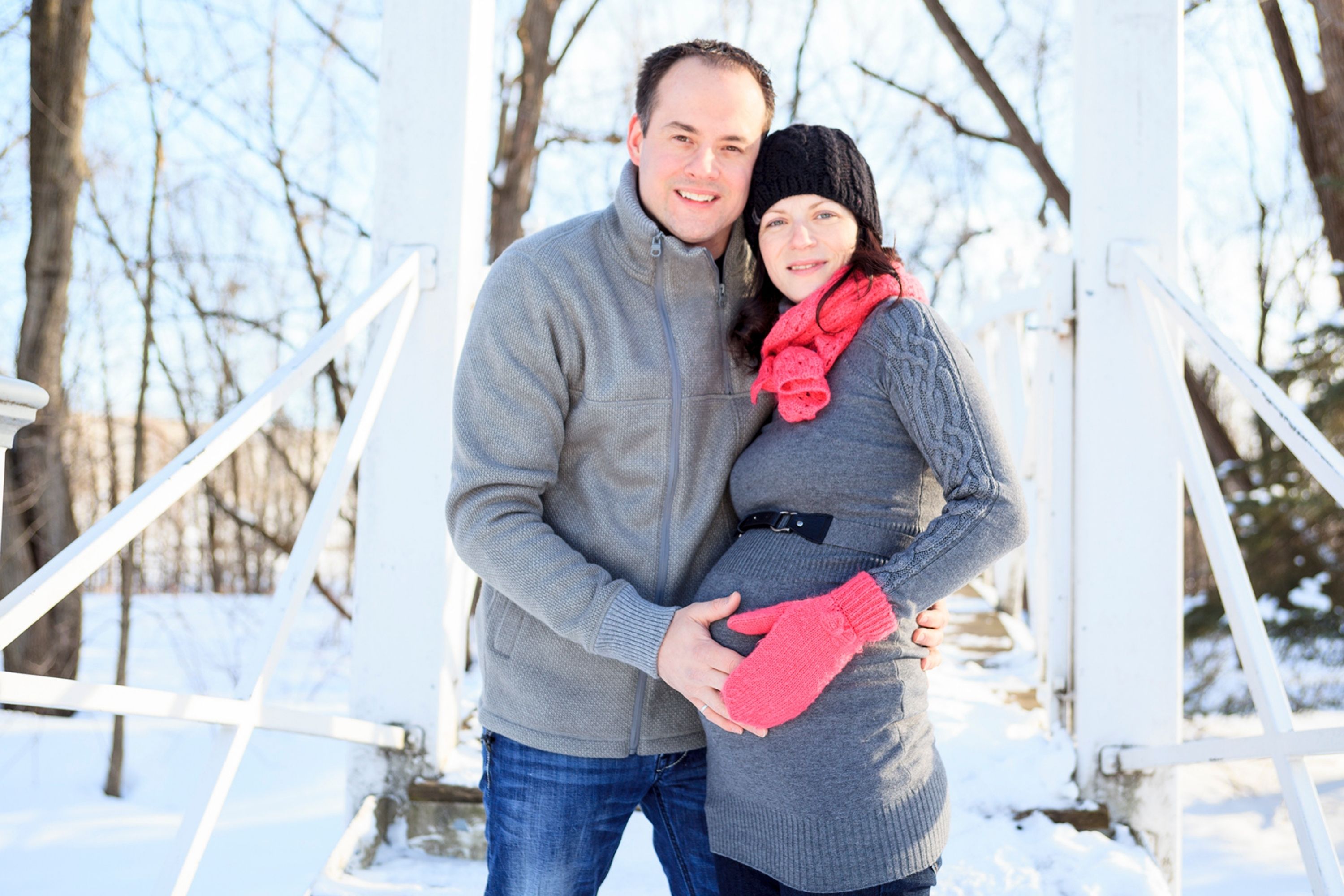 Winter Photoshoot Outfit Ideas For Pregnant Women