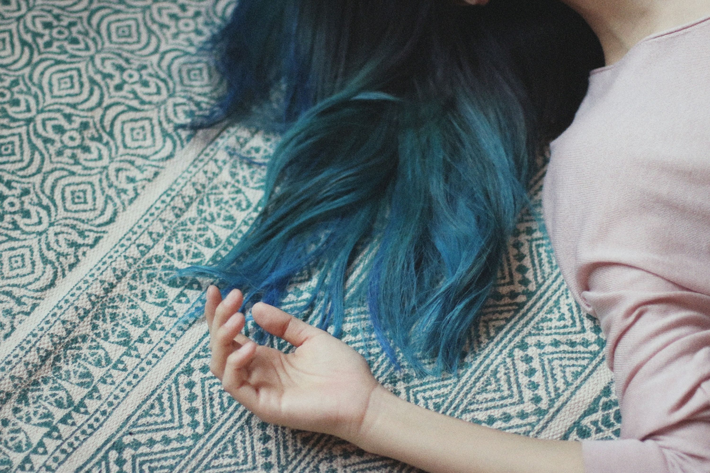 Dye Your Hair With an Opposing Color