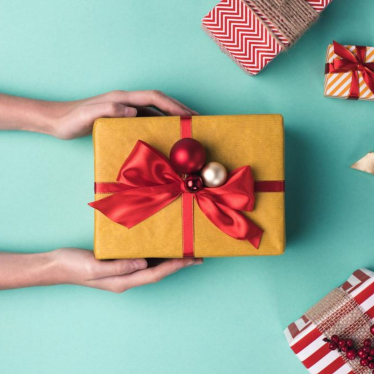 How Much to Contribute to a Coworker Gift