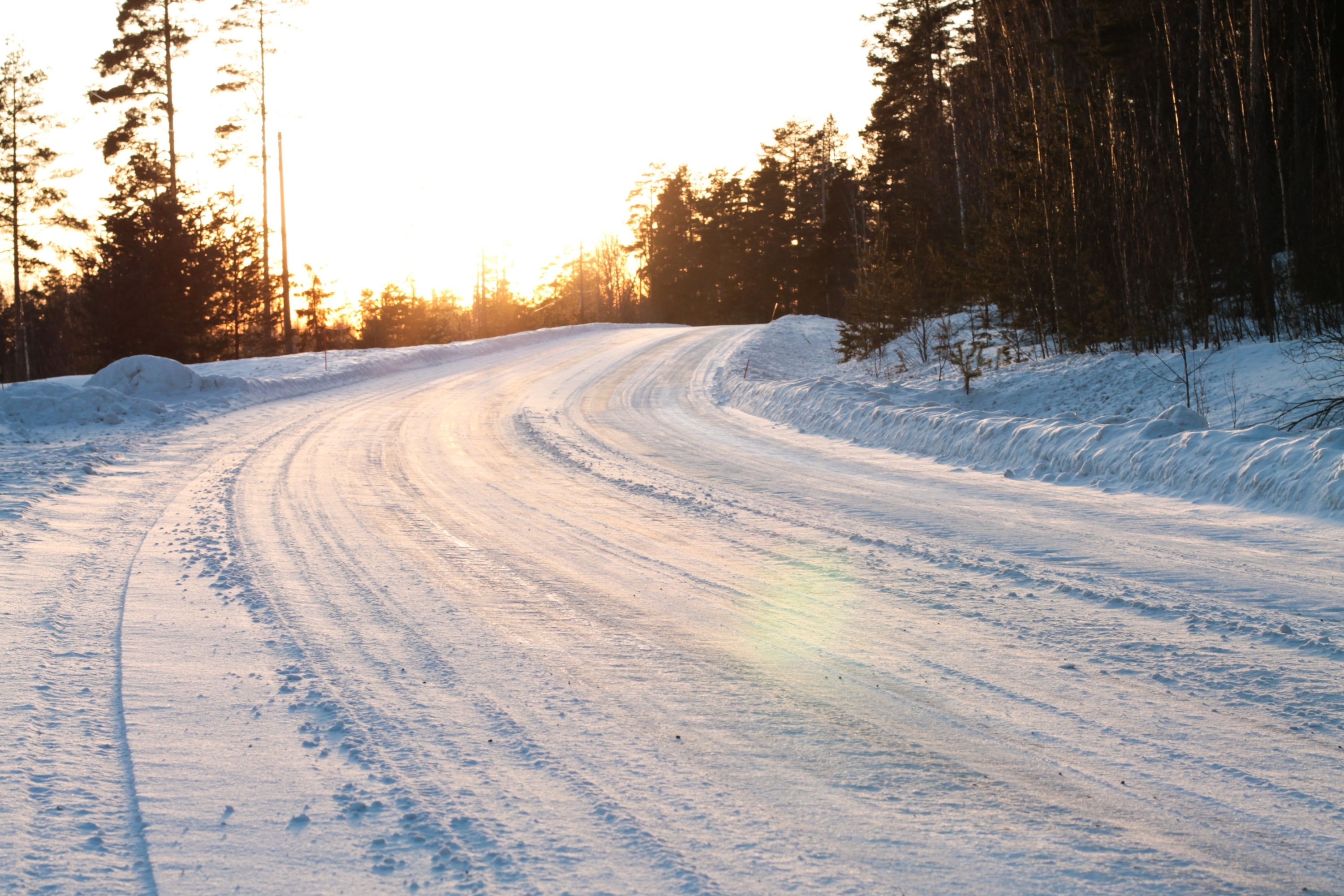 How to Remove Snow From Gravel Driveway