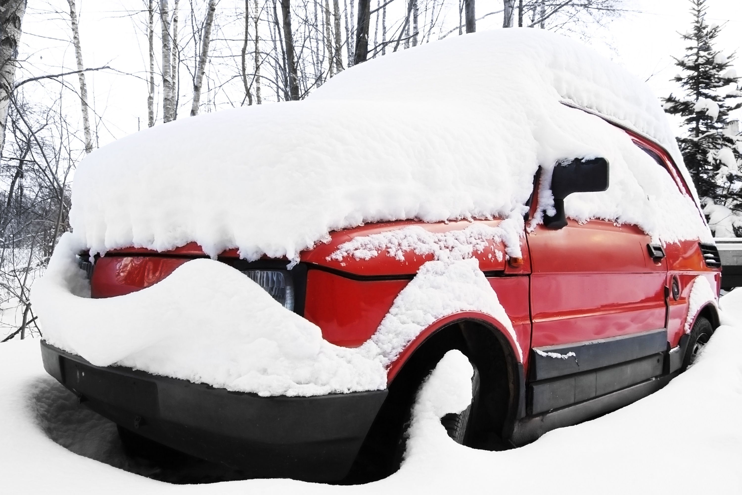 How to Clean Snow Off Your Car Without Scratching It? Beezzly