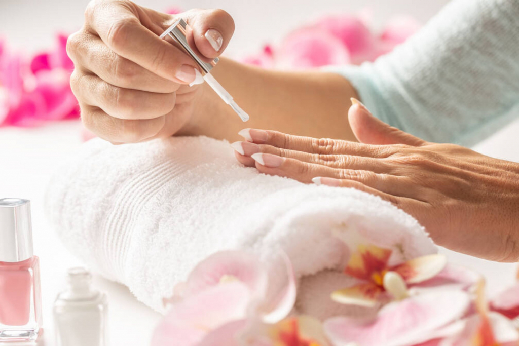 4 Common Health Hazards In Nail Salons - Beezzly