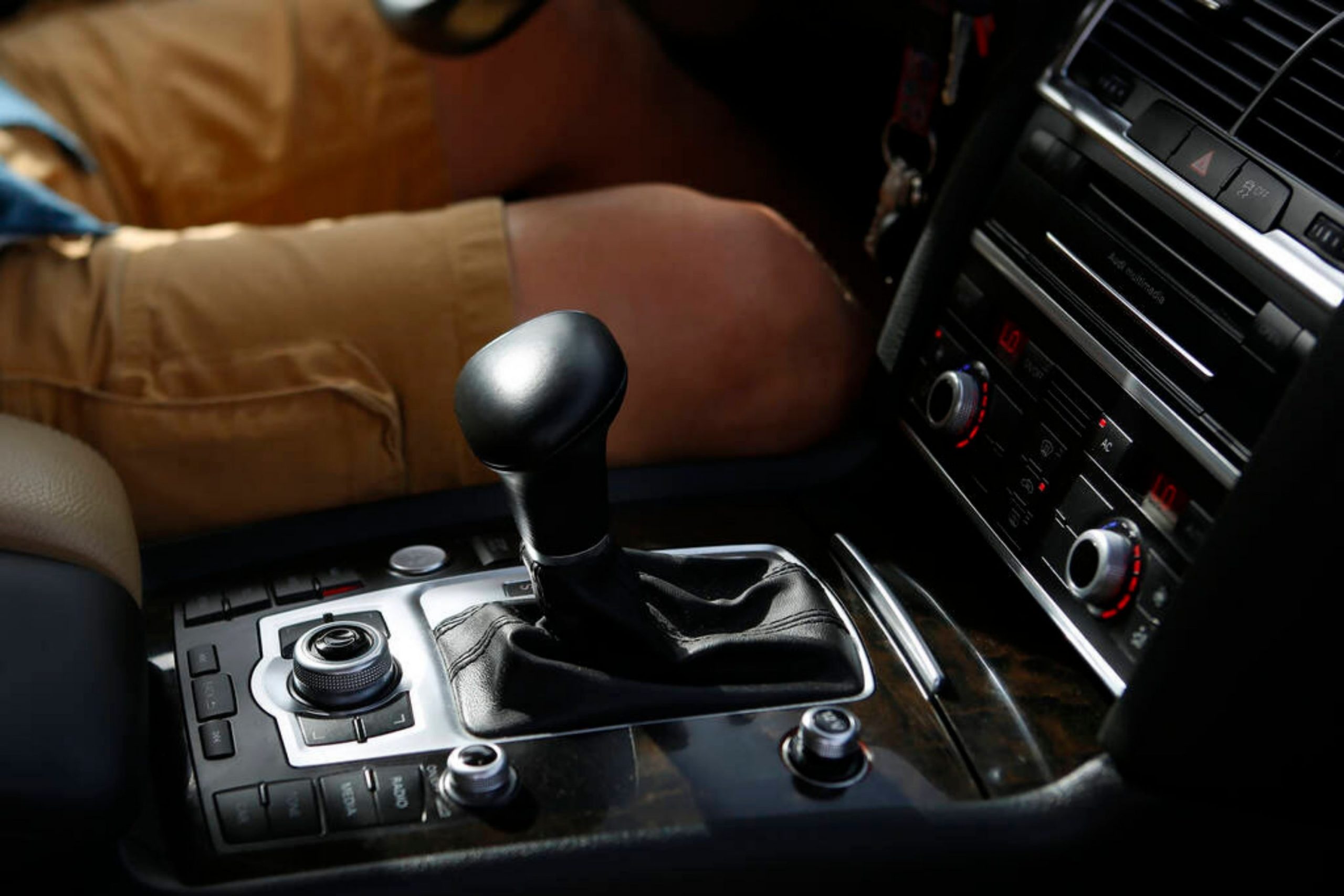 What Do S-Shaped Landau Bars Mean On a Car