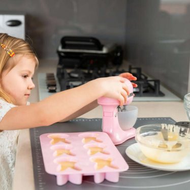 How to Clean Resin Molds
