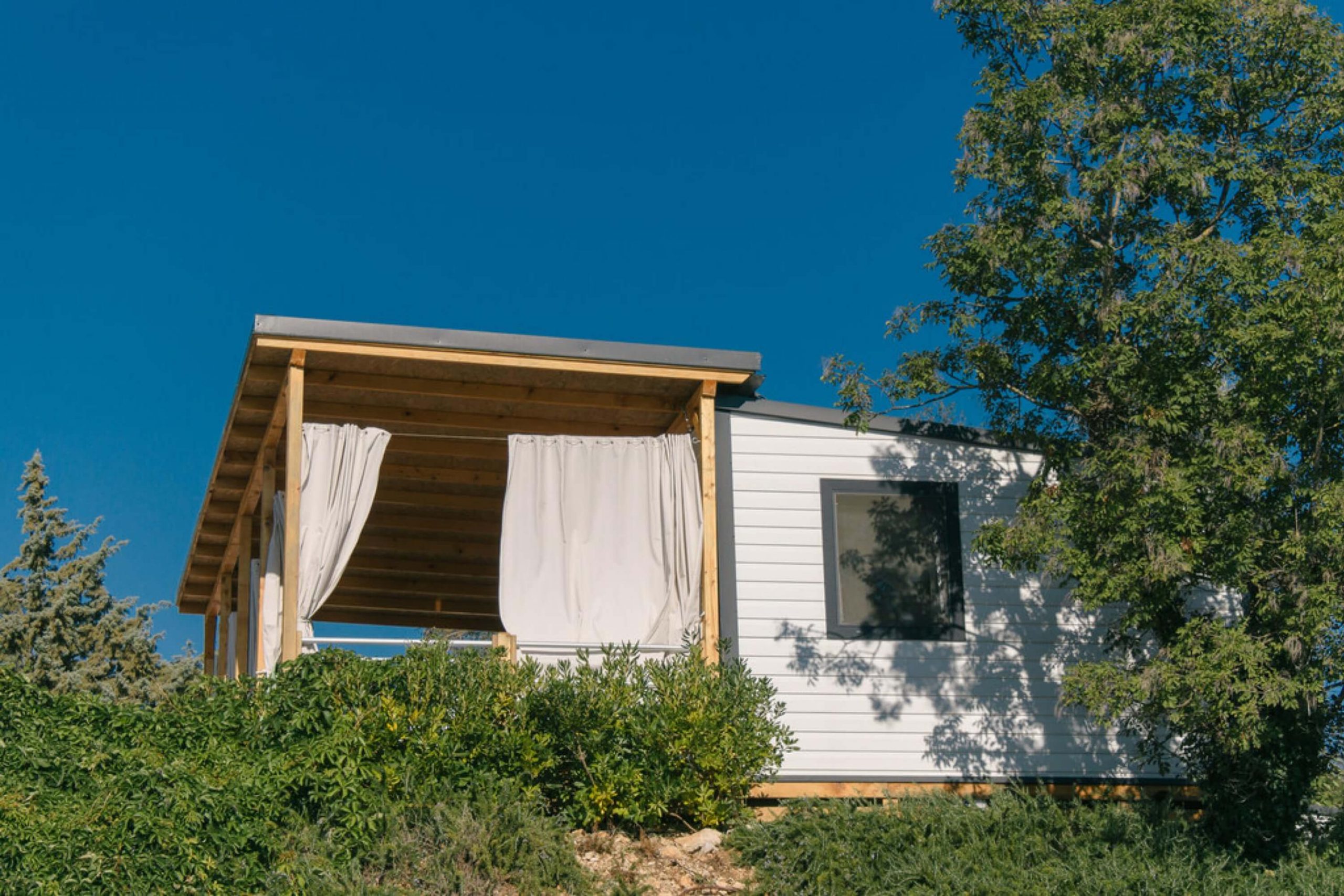 All You Need to Know About Building a Porch Roof On a Mobile Home