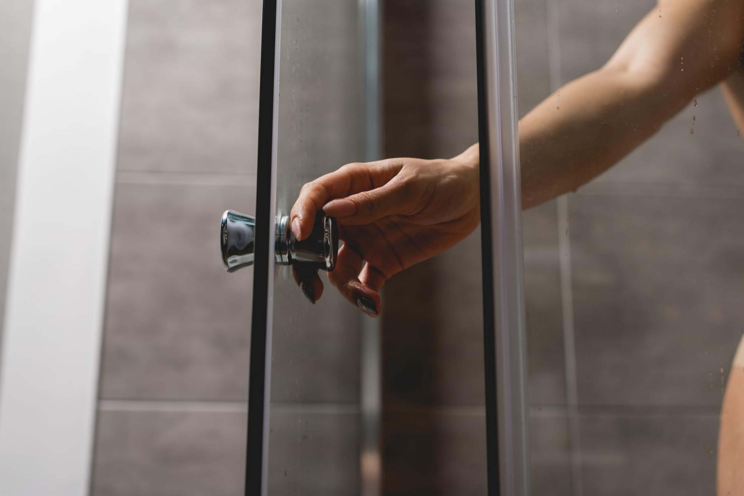 How to Keep Glass Shower Doors Clean