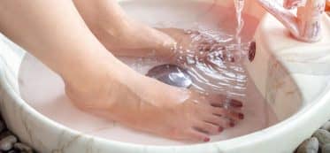 How to Clean a Home Foot Bath