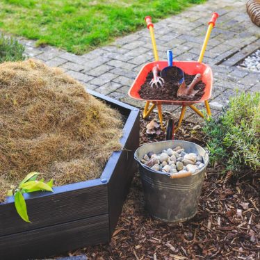 How to Cover Dirt In Backyard For Party
