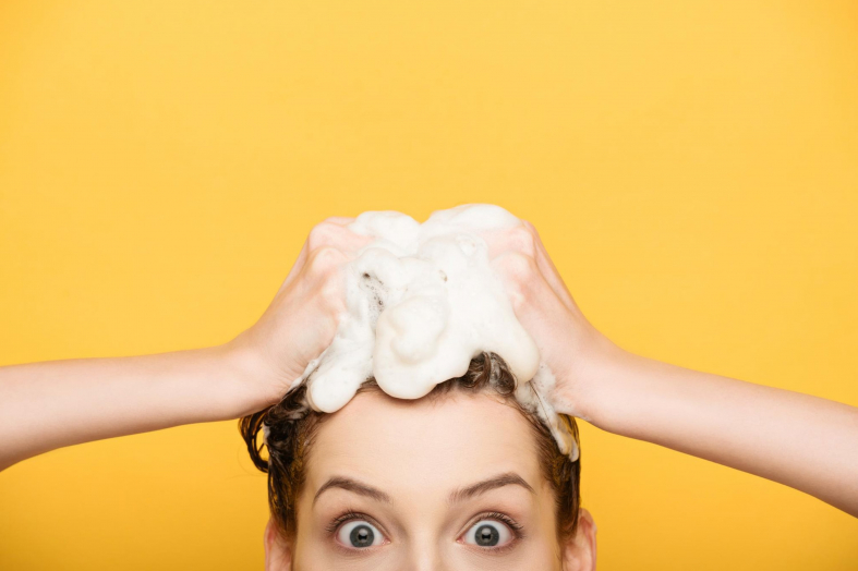 All You Need to Know About Washing Hair With a Washcloth