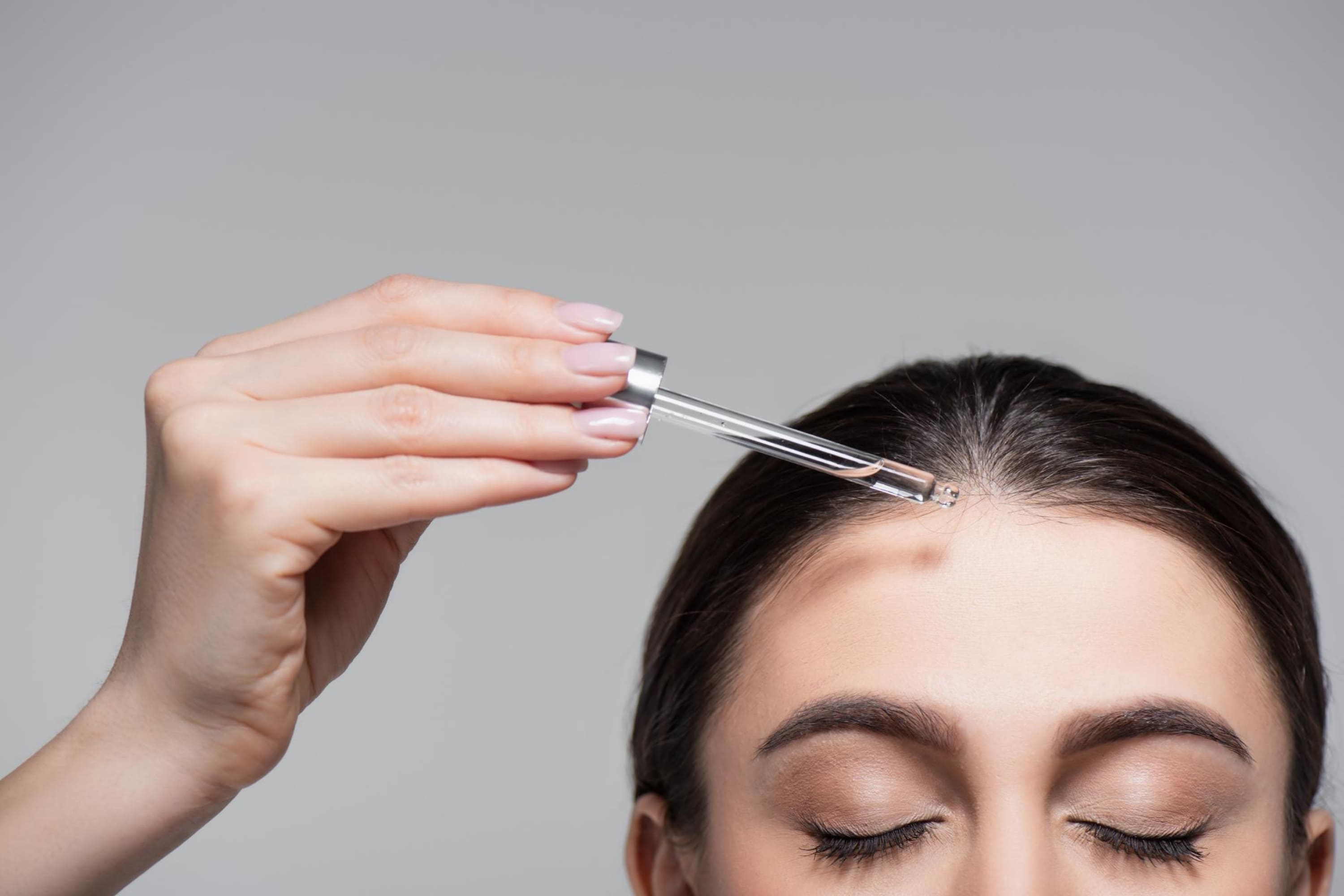 An Alternative Way to Remove Baby Oil From Your Hair