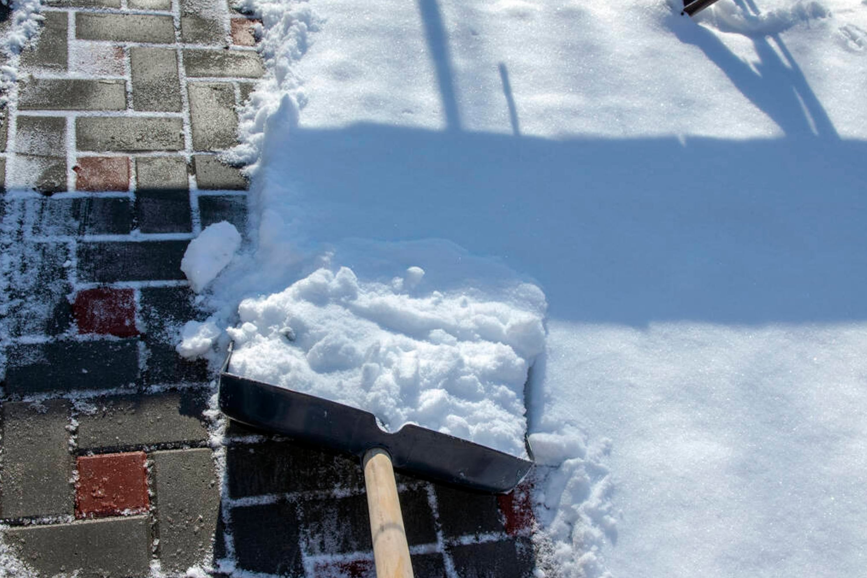 How Many Calories Do You Burn Shoveling Snow